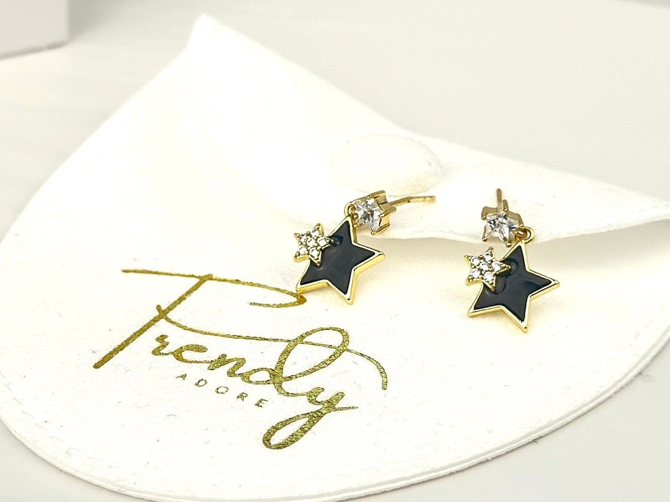 Dainty Star Dangle Earrings Minimalist Gold Black Earrings Fashion Earrings for Teens Girls Toddler Women Birthday Jewelry Gift for Her