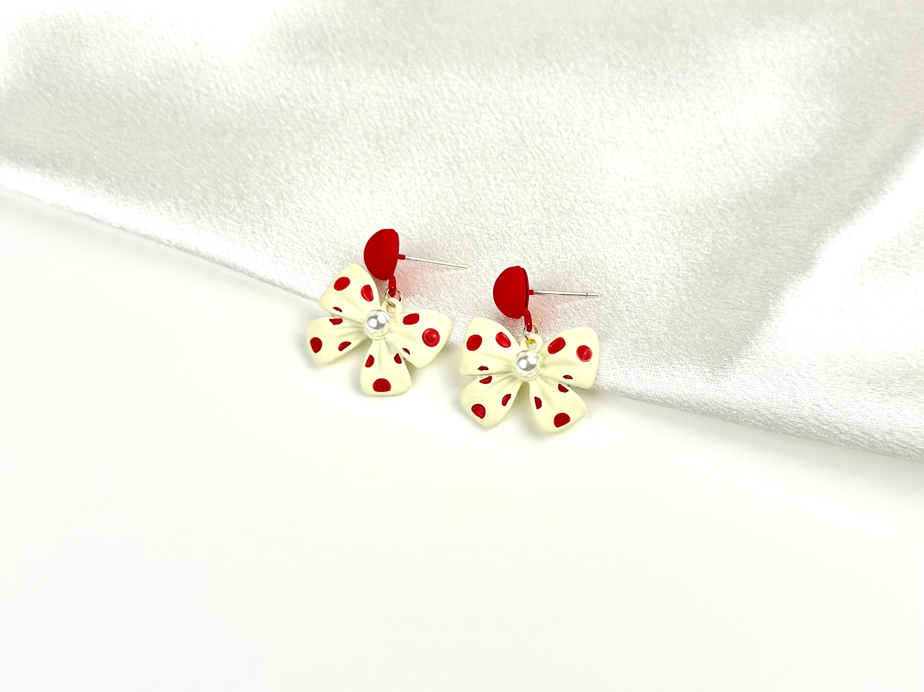 Christmas Dangle Earrings, Christmas Gift, Christmas Bow Drop Earrings, Holiday Party, Stocking Stuffers, Christmas jewelry Gift for Her