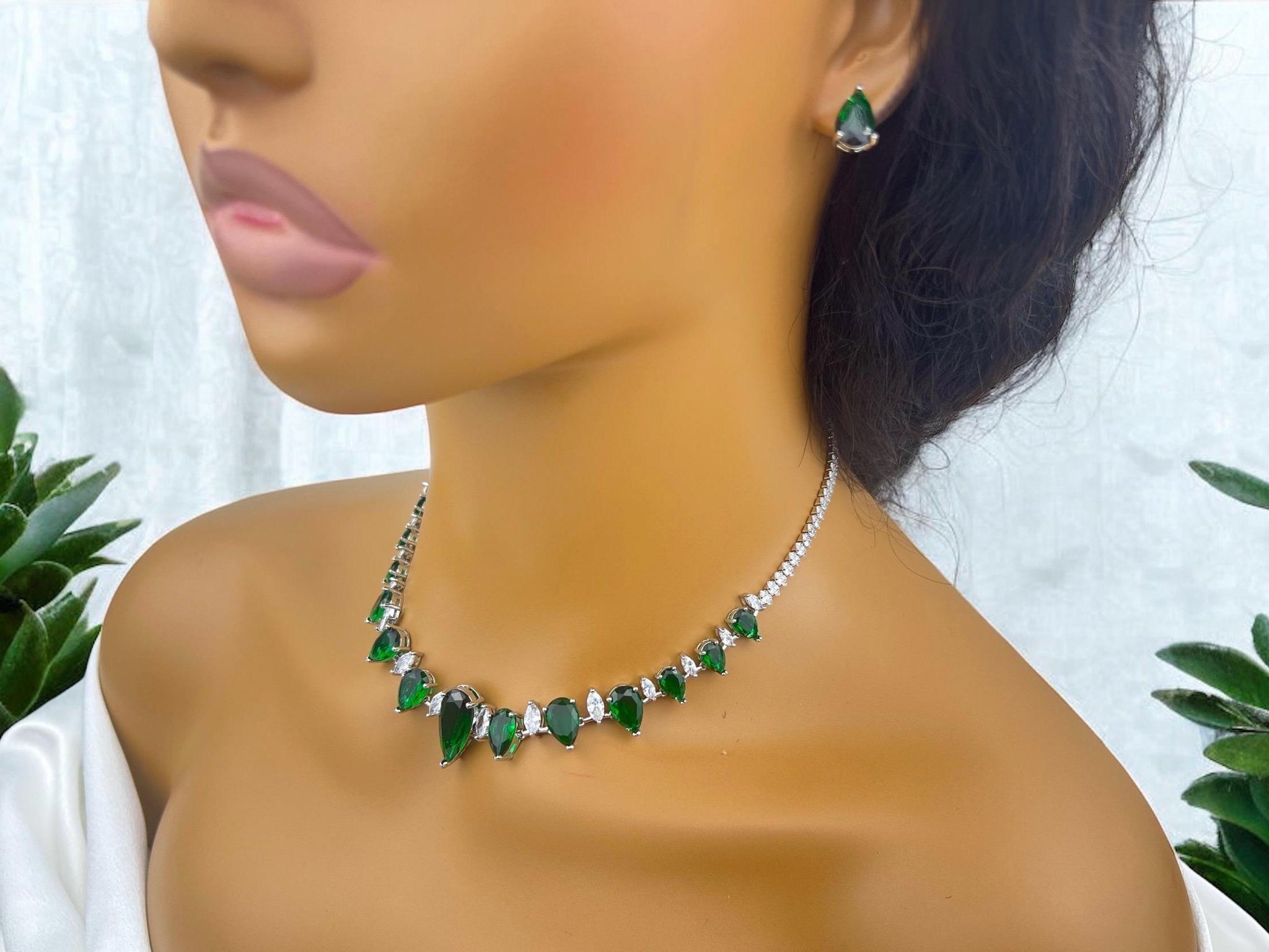 Beautiful Emerald Bridal Jewelry Set, Silver Wedding Necklace for Brides, Bridesmaid, Wedding Guest Jewelry Set, Anniversary, Birthday Gift