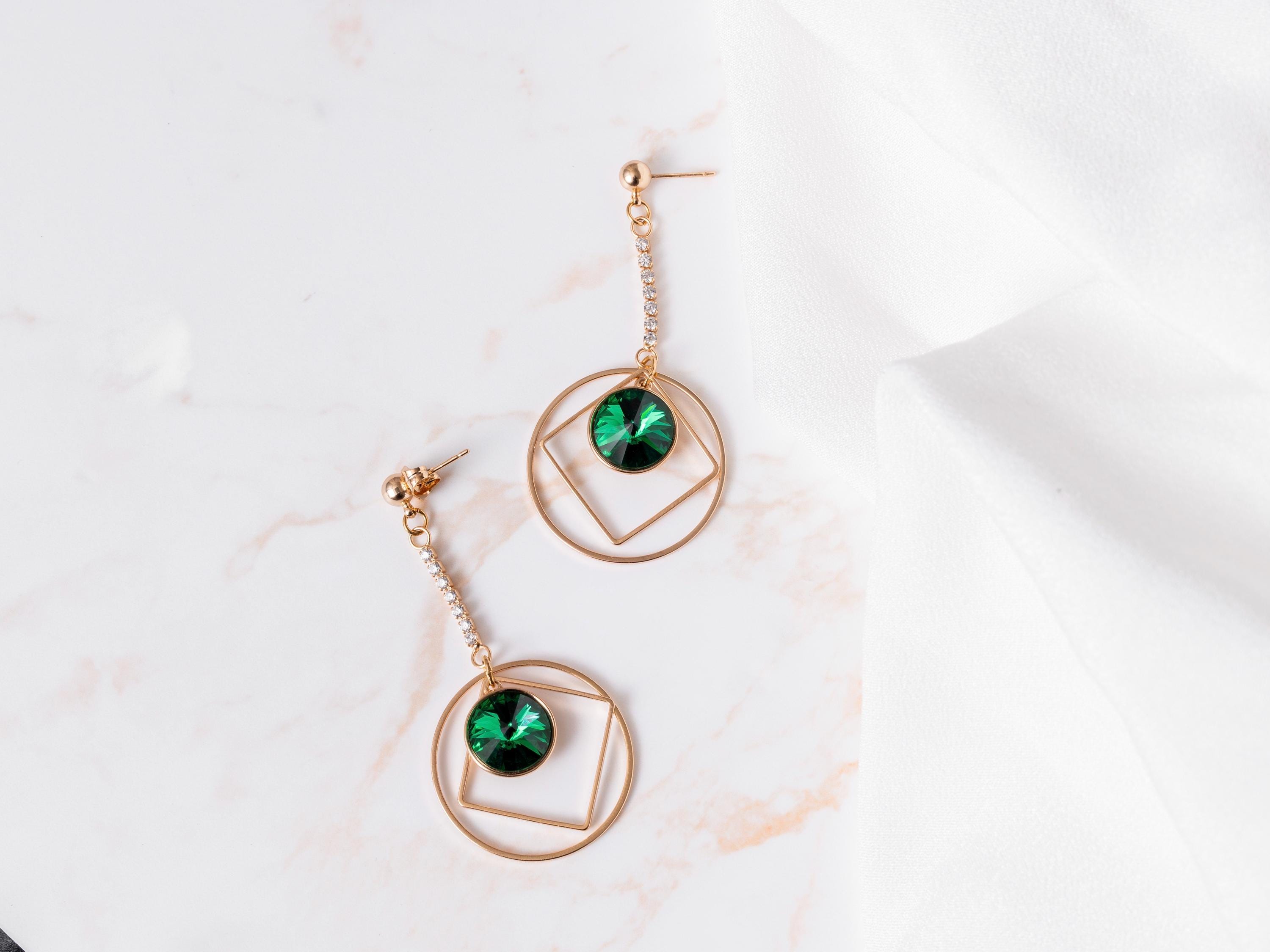 Elegant Long Dangle Emerald Earrings Boho Statement Earring for Women Ladies Gold Earring Fashion heart shaped Earrings Jewelry Gift For Her - 2nd Image